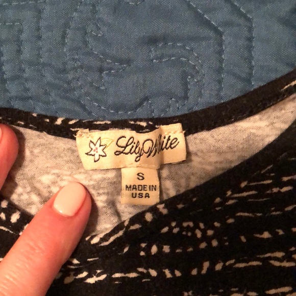 🔲Abstract Crop Top🔳 - Picture 2 of 2